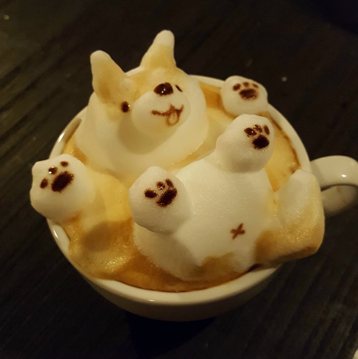 AestheticsJapan's tweet photo. Latte Art from Reissue Cafe https://t.co/yMakbviJgl