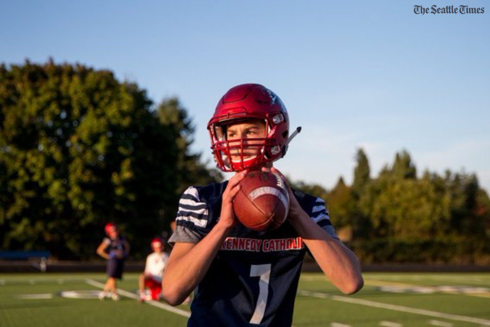 seatimespreps's tweet photo. Kennedy Catholic quarterback Sam Huard, son of former NFL and UW QB Damon, was named National Freshman of the Year by https://t.co/LntReqZUa5.

https://t.co/pcYRJbihLv https://t.co/AOdJ6m19Fh