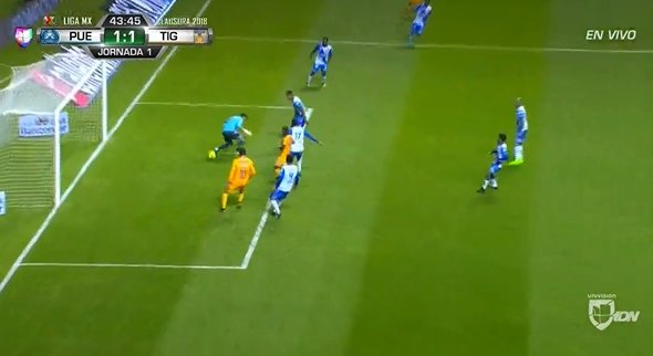 MXLaLiga's tweet photo. Gooooool! Osote de Muñoz que le cuesta al @ClubPueblaMX y Enner Valencia empata el partido para @TigresOficial y finaliza el primer tiempo 1-1 #LigaMX #SienteTuLiga https://t.co/sATYNN14mz