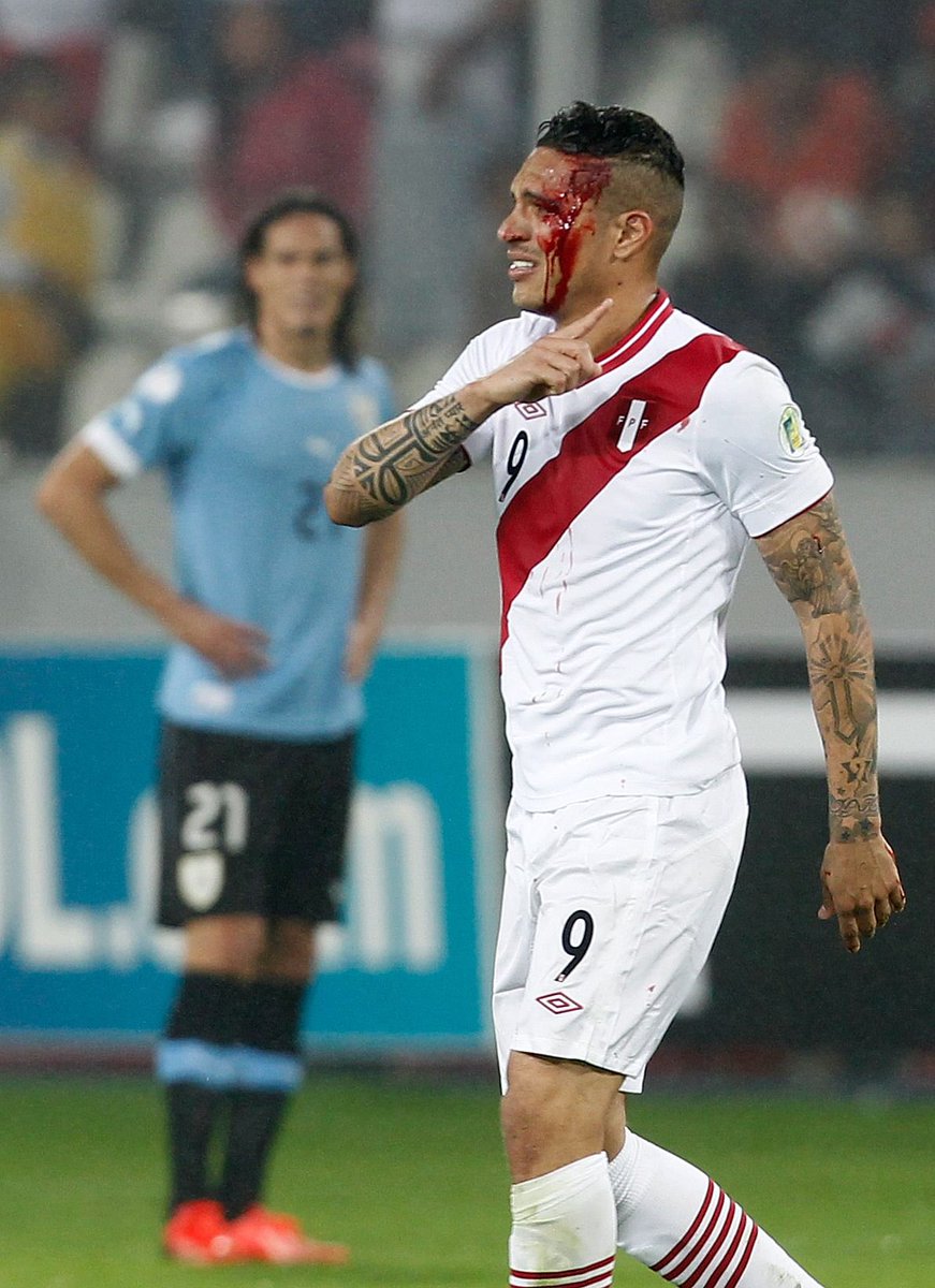 Futbool_Fotos's tweet photo. Se deja la vida, el corazón y alma. Merece un cierre de carrera por todo lo alto.

Rusia te espera, Paolo 🇵🇪 https://t.co/Vj9tSN9pSO
