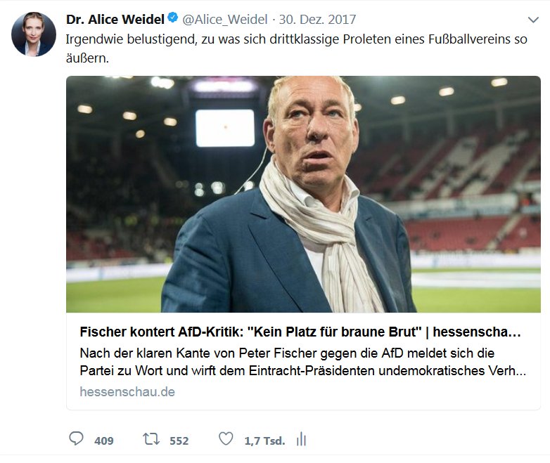 Alice_Weidel's tweet photo. Ja, da schau her!
Der wackere "Antifaschist" muss nun kleinlaut eingestehen, dass ein Ehrenpräsident seines Vereins Waffen-SS-Mitglied war! 
Man sei bei der »Aufarbeitung im Fall Gramlich aus Rücksicht auf noch lebende Angehörige gehemmt« gewesen.🤔
ℹ️ https://t.co/BX9WUdSQNo https://t.co/ARIELyVOiB