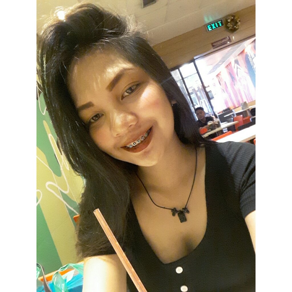 BellsCastillo's tweet photo. Exit 😍😂 https://t.co/xHOBW6et5O