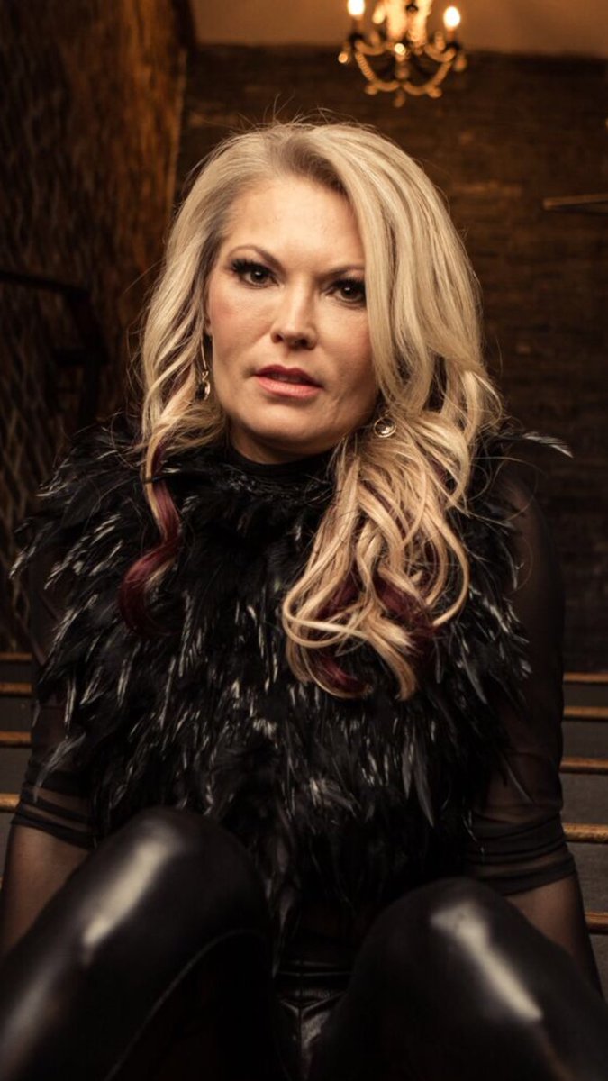 tammiemusic's tweet photo. Preparing for my second single to be released in the next few weeks๐#BlessedAndGrateful #musicians #indiemusic #IndieMusicBlast #fashion #Ladies #singersongwriter #SingerOrBandResolutions #song #NewMusicFriday #RadioReal #Spotify #iTunes #tammiemusic #tammieshannonmusic https://t.co/72VGKSHeVS