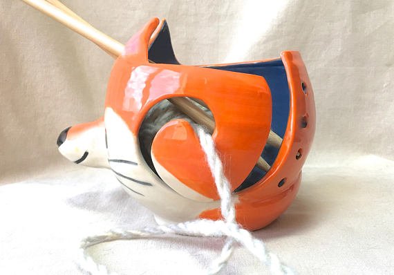 Orange Fox Yarn Bowl  etsy.me/2CznFzt #integritytt #etsyspecialt #specialtweek #ceramics #ceramicyarnbowl #yarnbowl #foxlover #foxyarnbowl #knitting #knittingaddict #giftforknitter #crochet