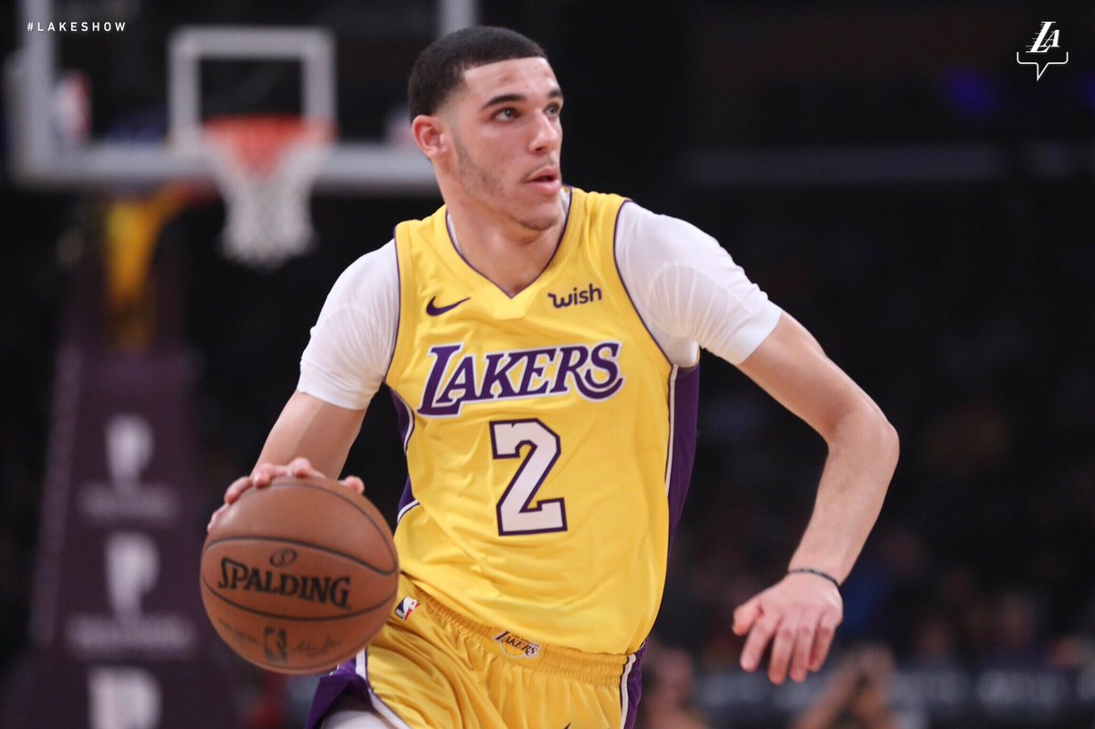 Lakers's tweet photo. 👕 @ZO2_ #NBAVote https://t.co/piUtGOLENi
