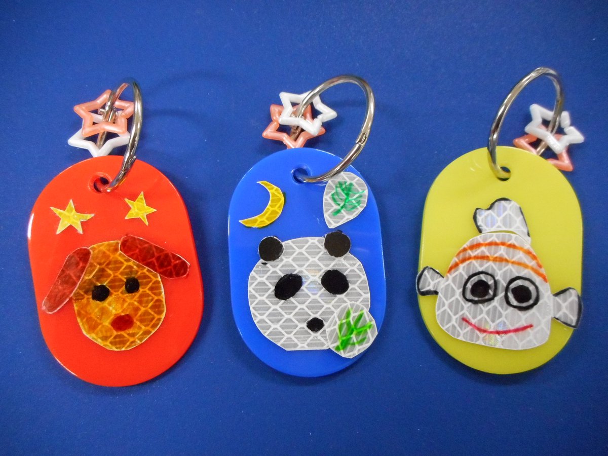 Uzivatel ディスカバリーパーク焼津天文科学館 公式 Na Twitteru イベント情報 本日1 6 1 8は科学工作コーナー きらきら反射キーホルダー を開催 暗い所で当たった光を反射するシートを貼ってオリジナルキーホルダーがつくれます 16 00まで 参加料100円