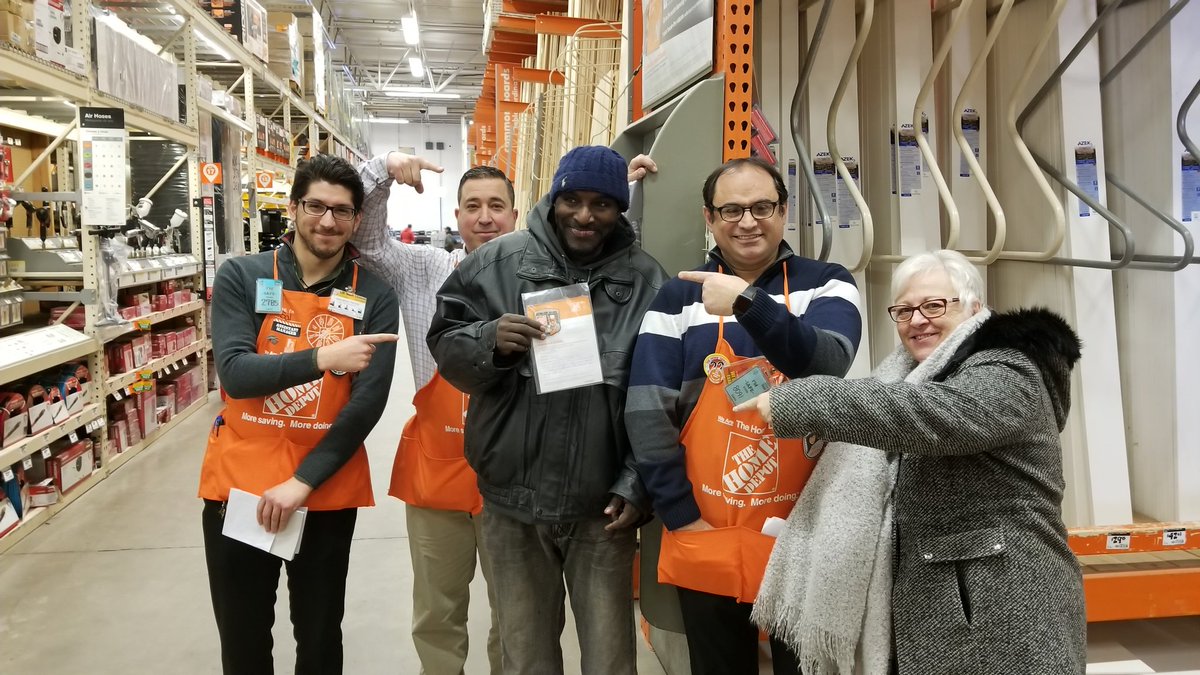 HD6233's tweet photo. Thanks Eric for keeping the associates and customers safe in the storm,and for your daily commitment to excellence! @6233SM @salperrottihd @smarteypantz @hmalak https://t.co/xwdsAkLdH3