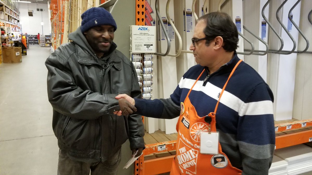 HD6233's tweet photo. Thanks Eric for keeping the associates and customers safe in the storm,and for your daily commitment to excellence! @6233SM @salperrottihd @smarteypantz @hmalak https://t.co/xwdsAkLdH3