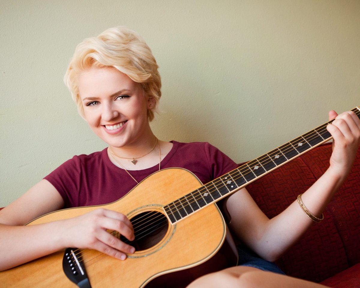 After Appearing on NBC's The Voice, Iowan Maddie Poppe Releases First Al aroundiowa.com/blog/2016/06/a… #iowa #aroundiowa