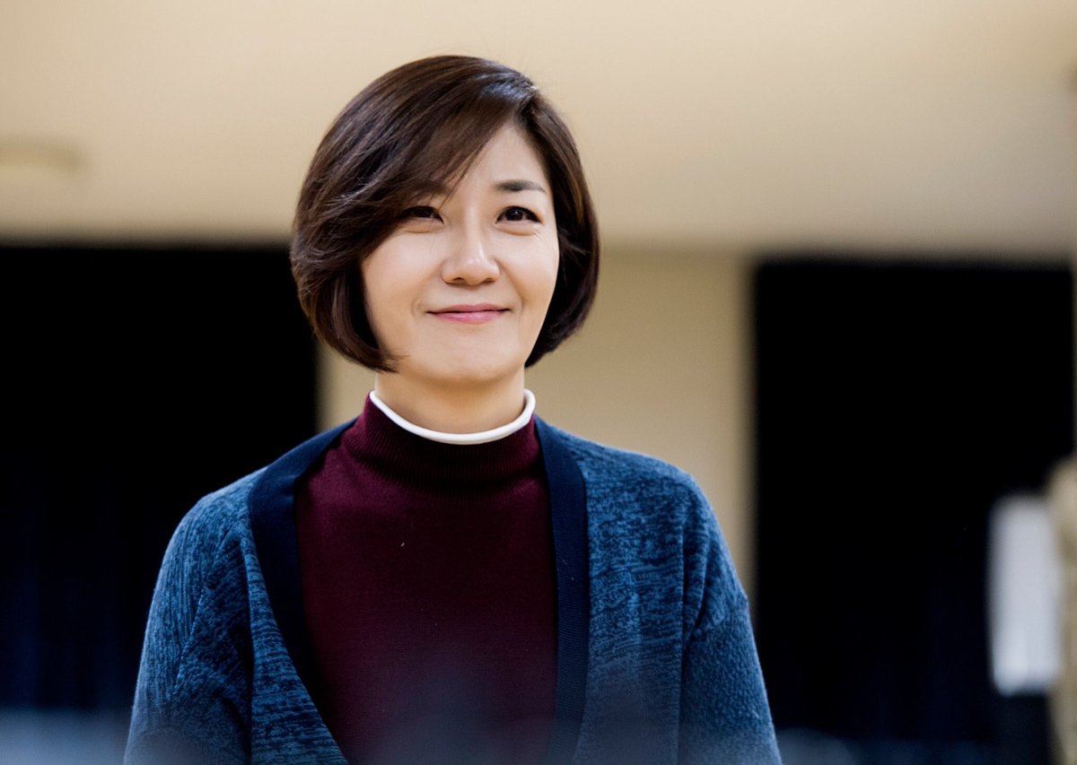 제보입니다! 서이숙 배우님이십니다!
역적에서 박씨부인으로 열연해주셨죠!
연극에서도 열심히 활동하시고 드라마에서도 열연해주시는 서이숙 배우님! 이번 MBC 황금연기상 수상 축하드립니다💕
앞으로도 열일해주시고 좋은일만 있으시길 바랍니다!
#오늘의_중년