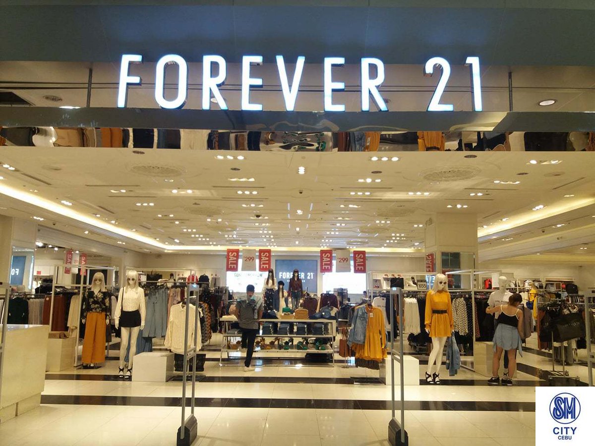 smcebuofficial's tweet photo. LOOK: Enjoy your weekend shopping with SM City Cebu's END OF SEASON SALE! Get up to 70% OFF on awesome finds when you shop until January 8! #SMStyleSaturdays #EverythingsHereAtSM https://t.co/Ea1DcChsUI