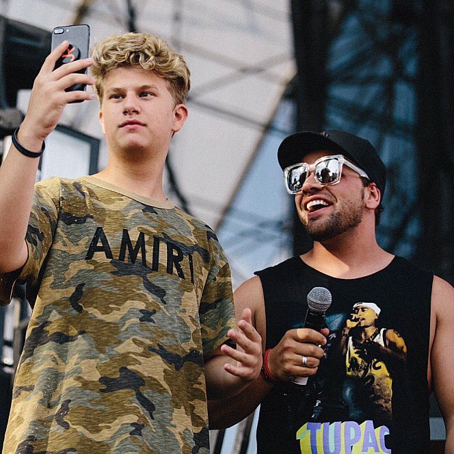 team10logang17's tweet photo. Love this picture ❤️. @JustinRoberts44 @Beardegidio #love #picture #justinroberts #beardegidio #lit #savage #team10 #team104life #team10forlife https://t.co/GbDAjzffF6