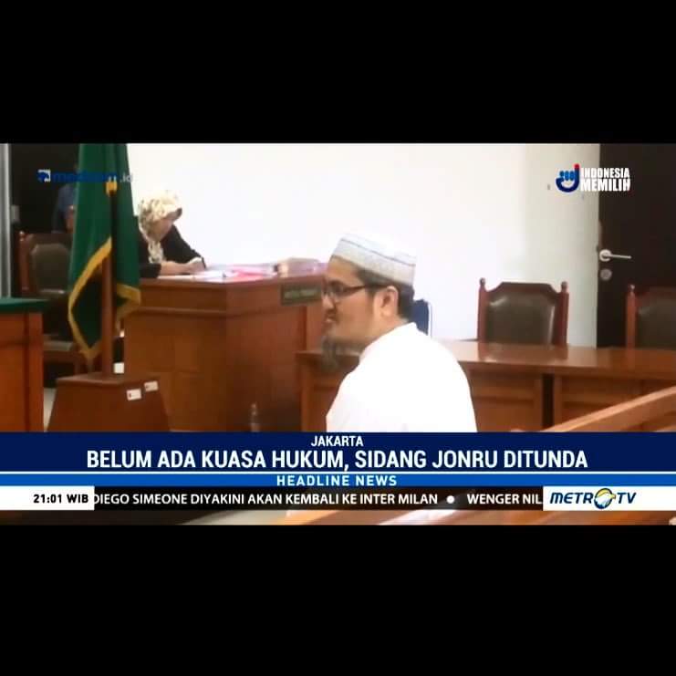 GunRomli's tweet photo. oh jonru, nasibku kini... setelah dieksploitasi buat nyebarin hoax dan ujaran kebencian... disanjung2 sbg mujahid (pejuang), dan diiming2in umroh
kini... kau ditinggal sendiri.... https://t.co/b44Ahh6skE