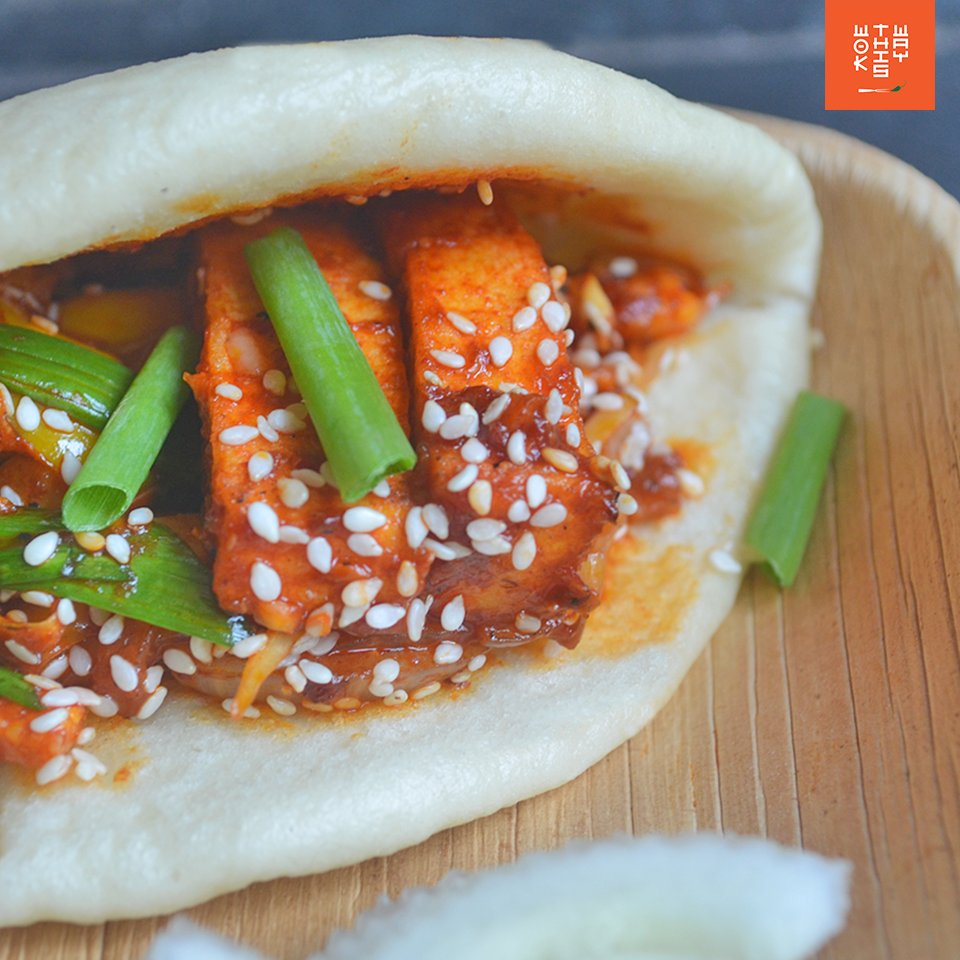 If you haven’t already, it’s a BAO time you try our bbq tofu &amp; grilled onion bao. 
The smoky barbecue flavor, melting soft tofu with a crunch of grilled onions will keep you coming back for more!
 #Bao #Tofu #ForTheLoveOfFood #MumbaiRestaurants  #MumbaiEats #WokThisWay