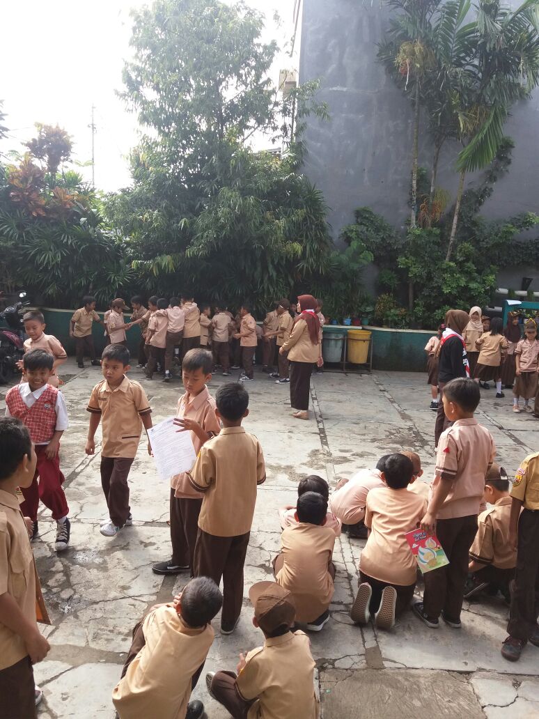 sdnsekeloa's tweet photo. Pelaksanaan kegiatan pramuka yg dilaksanakan rutin setiap hari sabtu
#Pramukasiaga #upacara #angkare
@sdnsekeloa @Kel_Sekeloa @coblongjitu @disdik_bandung @PemkotBandung https://t.co/FTEj1GssTA
