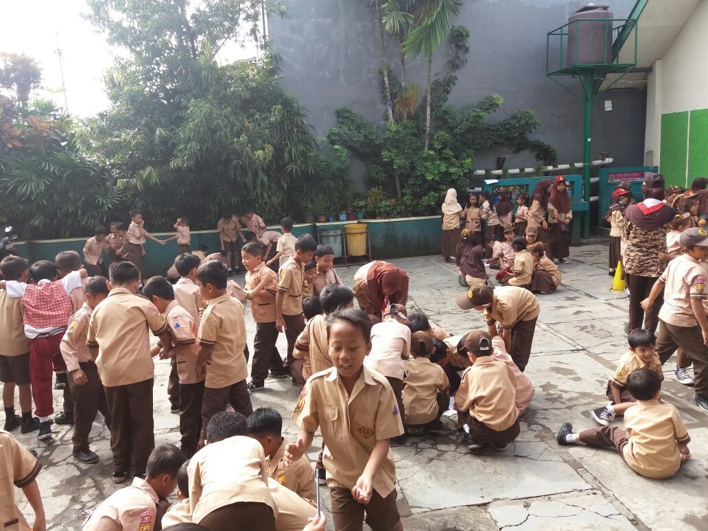 sdnsekeloa's tweet photo. Pelaksanaan kegiatan pramuka yg dilaksanakan rutin setiap hari sabtu
#Pramukasiaga #upacara #angkare
@sdnsekeloa @Kel_Sekeloa @coblongjitu @disdik_bandung @PemkotBandung https://t.co/FTEj1GssTA