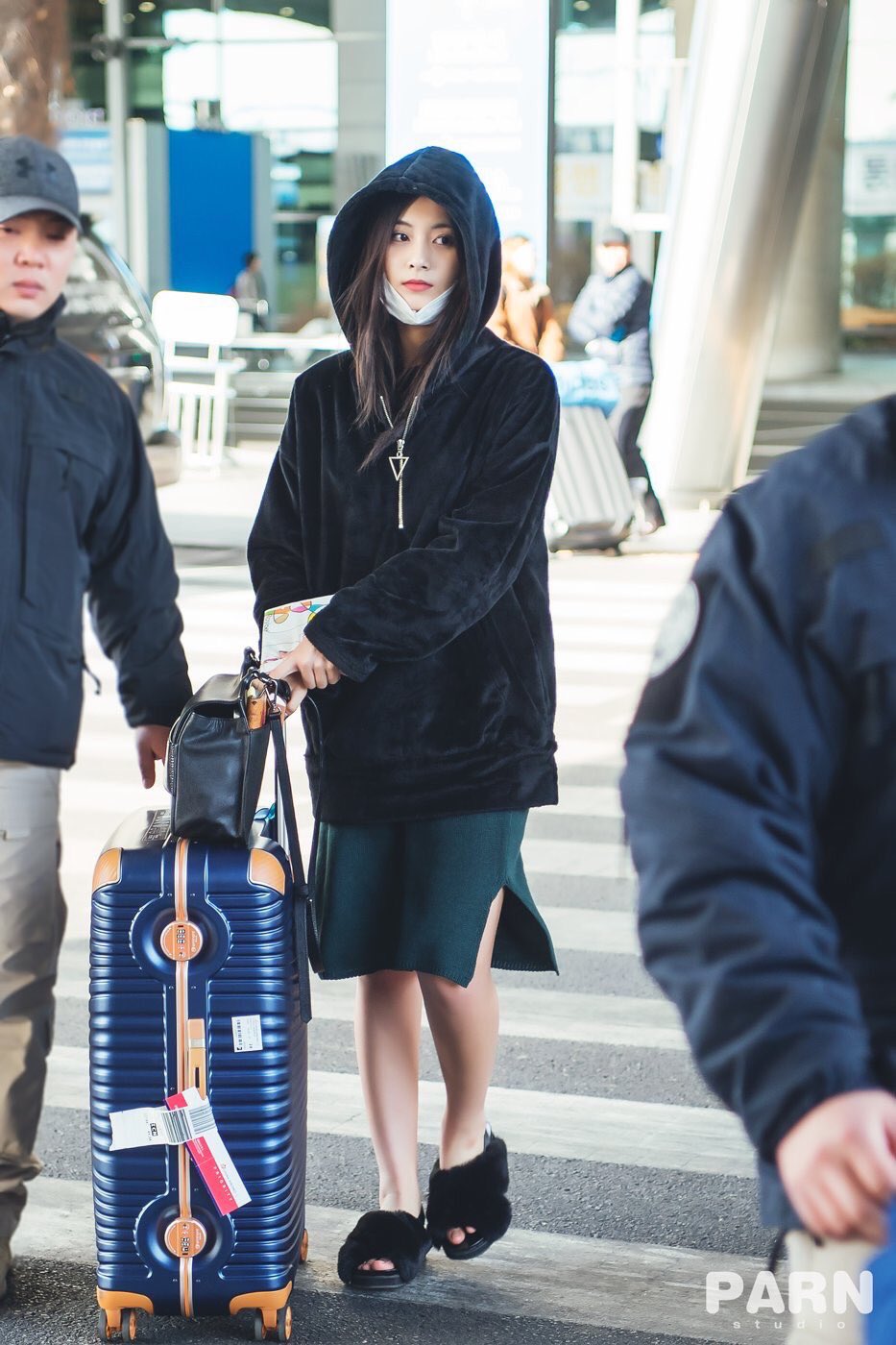 توییتر Twice Closet در توییتر Airport Eminent Jetstream 4 Wheel Trolley Tzuyu Twice 트와이스 쯔위 T Co P6hdvsrkci