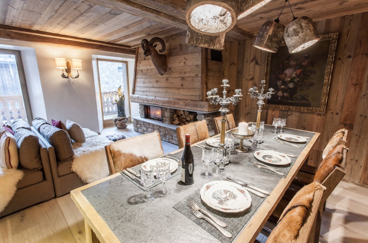 MuckBootEU's tweet image. It’s your final chance to enter our competition which ends
tomorrow for the opportunity to win a luxurious three nights stay for two people at the Arctic House in the world-famous ski resort of Val d’Isere. Click the link for info. #MUCKIN bit.ly/2C43f4s