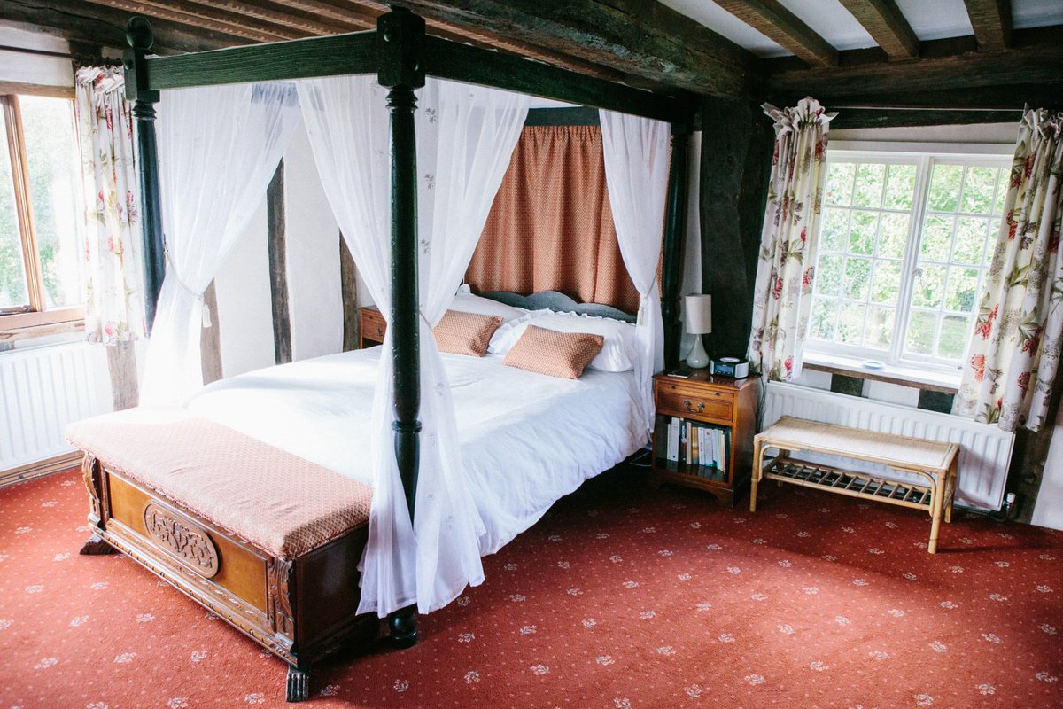 cottagetree's tweet photo. Yew Tree Cottage offers history and luxury in one!  Characterful beams, exposed bricks and beautiful open fires, but with a luxurious, state of the art indoor pool #indoorswimmingpool #Suffolk #holidaycottage #slefcatering #familyholiday #Easter #summer https://t.co/SWSX6vDuPl https://t.co/9zpQUyEcnJ