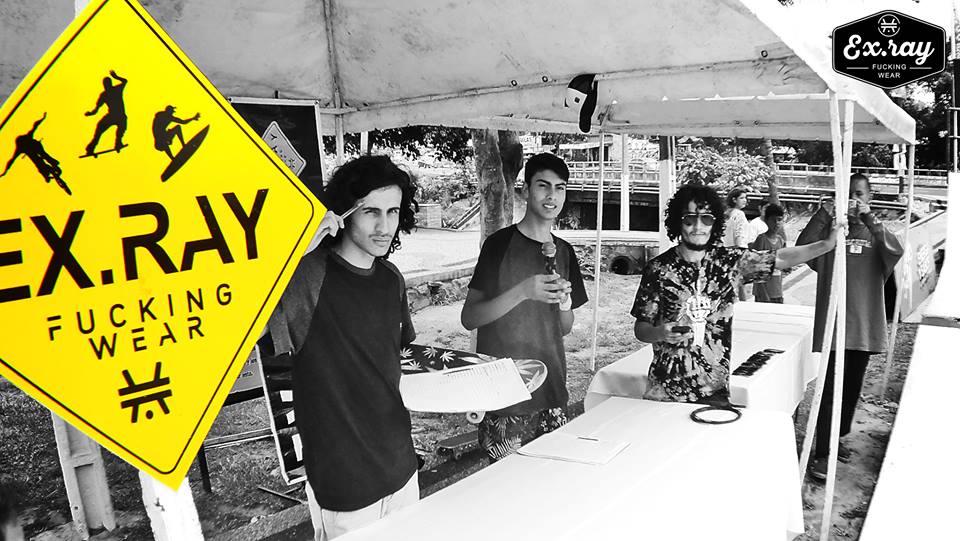 ExRay71's tweet photo. Presencia del Ex.ray Team en la pista de Lobos el Domingo 14 de Enero .👍
" EX.RAY TEAM &amp; FRIEND " - juntada de Amigos -😃😎
#todosalobos https://t.co/9adX9hdake