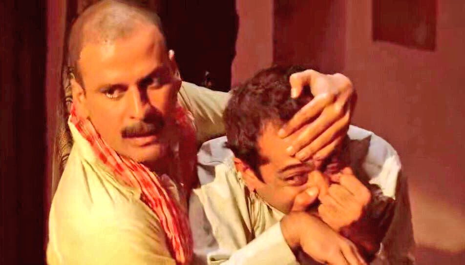 Kohli in dressing room forcing Jadeja to watch Pandya's batting... 

#SAvIND
