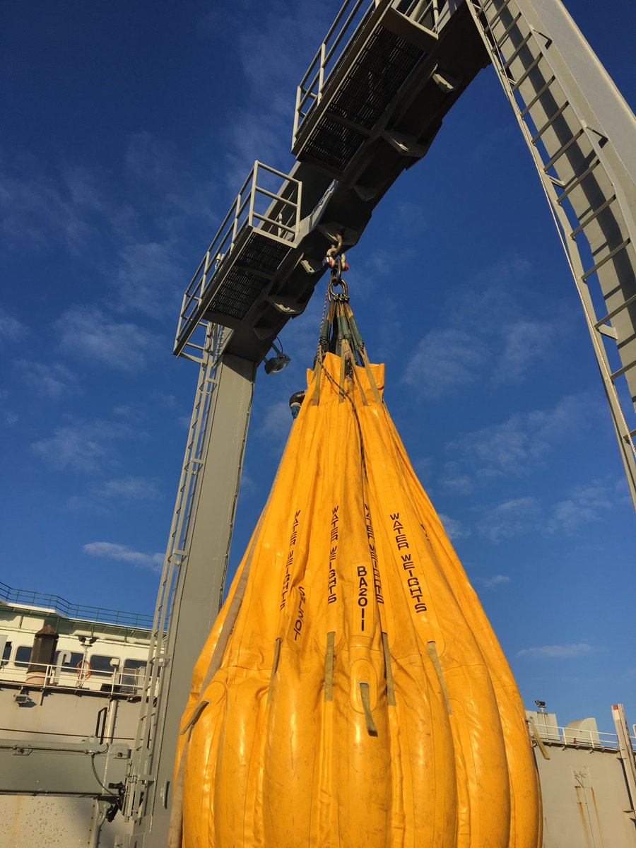 loadcell's tweet photo. Seattle, Washington-based Arxcis Inc., a #crane inspection & operator #safety #training company, uses a 25-ton capacity wireless shackle #loadcell (or #loadshackle) from SP to keep personnel at a safe distance during load testing. #belowthehook https://t.co/CXLatxnxhB