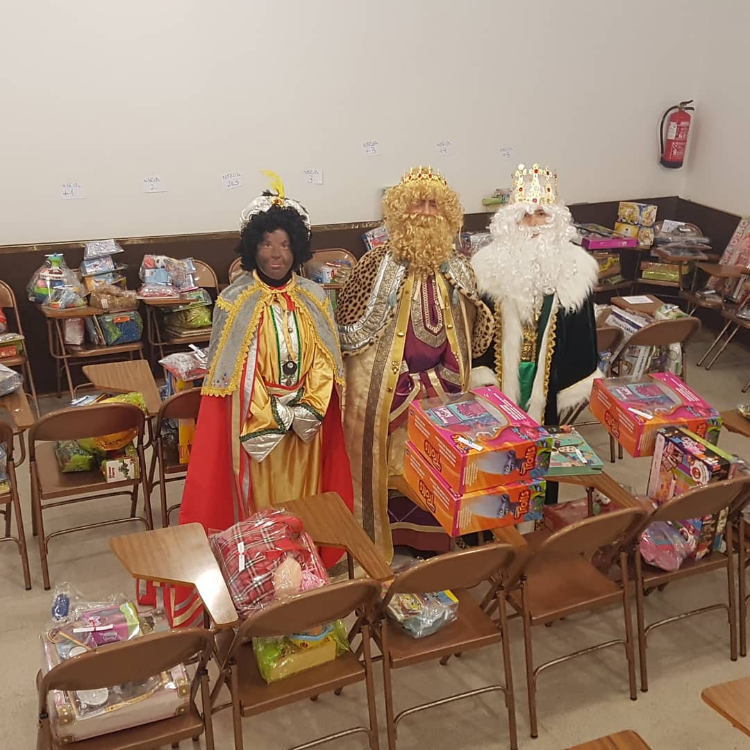 CaritasAlgete's tweet photo. Todo preparado en caritas algete. Gracias un año más a tahona juli por sus roscones un año más https://t.co/I04GPFrIwJ