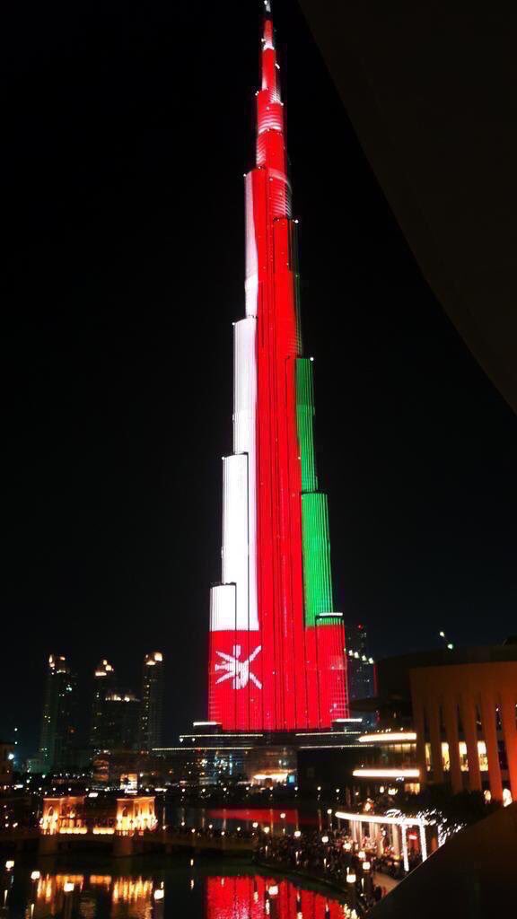 HumoodAlkhudher's tweet photo. لفتة راقية من #الإمارات بتزيين برج خليفة بعلم #عمان احتفالاً بفوزها عليهم بنهائي #خليجي23 
#خليجنا_واحد 🇴🇲❤️🇦🇪 https://t.co/G1Nv0J32qe