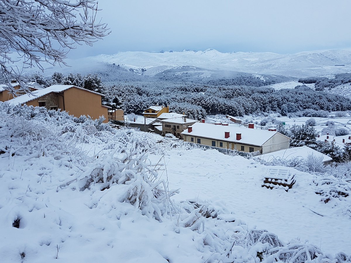 ObjetivoGredos's tweet photo. Amaneciendo el día de #Reyes en  #Gredos https://t.co/qnT82hbjOo