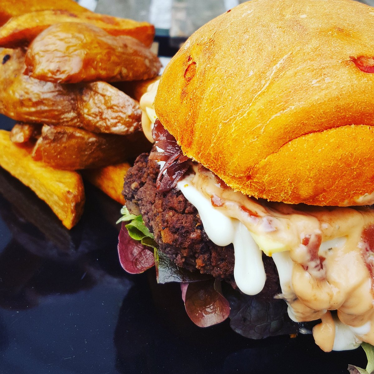 HappyFoodDublin's tweet photo. First Brunch in 2018 at HappyFood 😊! 
We are so so Happy to be back and make delicious food  from heart♥️.
We are open in Both Locations  Camden &amp; Junction6 Castelknock from 10:30 - 3:30
#Veganuary #plantbased #HappyLife #madewithlove https://t.co/5tTRGFImNR
