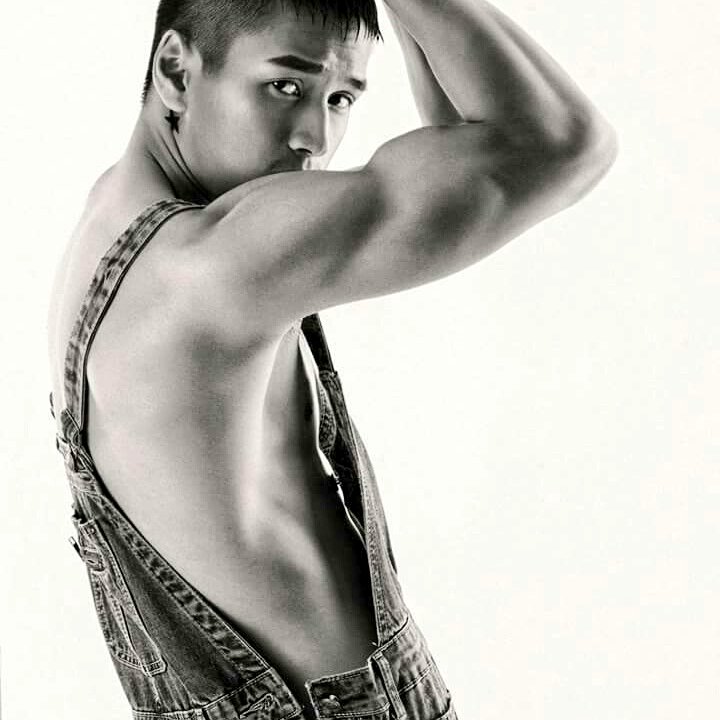 FSquadMyanmar's tweet photo. #stylist #PhyoThiha
#mensfashion #fashionista #fashionphotography #asianhunks #AsianMale #Myanmar #actor #fashion #bodybuilding https://t.co/fUrCBsr5x7