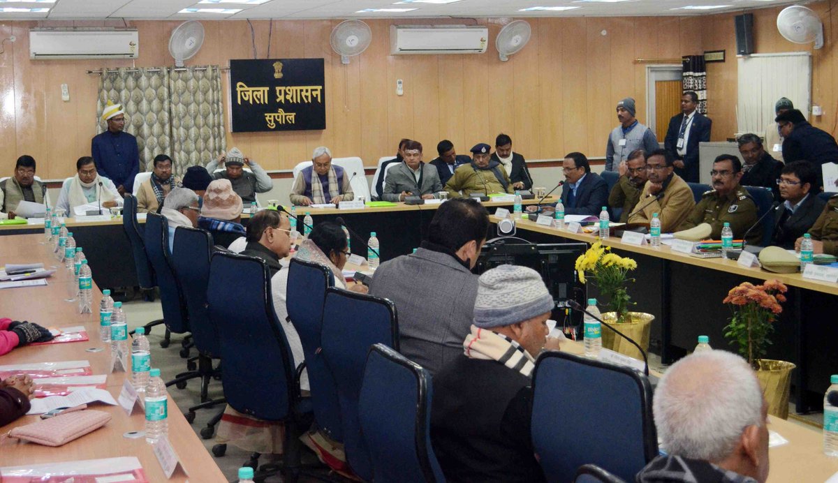 NitishKumar's tweet photo. विकास कार्यों की समीक्षा यात्रा के क्रम ��ें सुपौल, मधेपुरा एवं सहरसा जिले में विकास कार्यों की प्रगति की समीक्षा करते हुए।
https://t.co/Ton66YXHtj https://t.co/rhyldVvzsi