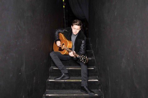 nhwritten's tweet photo. niall’s pictures have me not okay https://t.co/cpdFoUrlIa