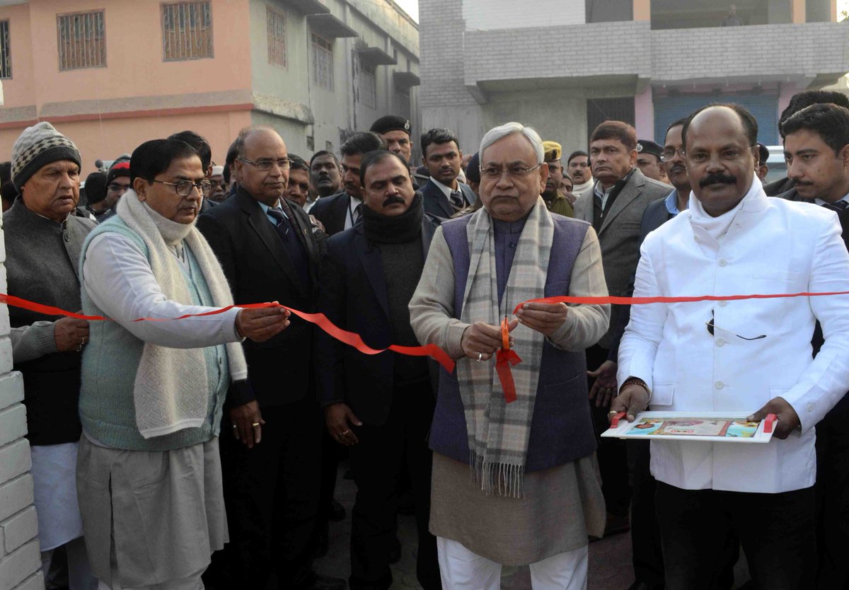 NitishKumar's tweet photo. विकास कार्यों की समीक्षा यात्रा के दौरान सुपौल में महात्मा गांधी चिल्ड्रेन पार्क का उद्घाटन करते हुए। https://t.co/BTW2KXDSNK