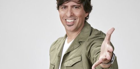 El mágico cambio de presentadores hoy en <a href="/Del40al1_es/">Del 40 al 1</a> con @djdanimoreno en nuestras emisoras de Euskadi; Bilbao 89.5, Vitoria 100.4, San Sebastian 97.2 y Eibar 88.3!! Un día único que también puedes ver en del40al1.los40.com No  te lo pierdas porque está siendo único!