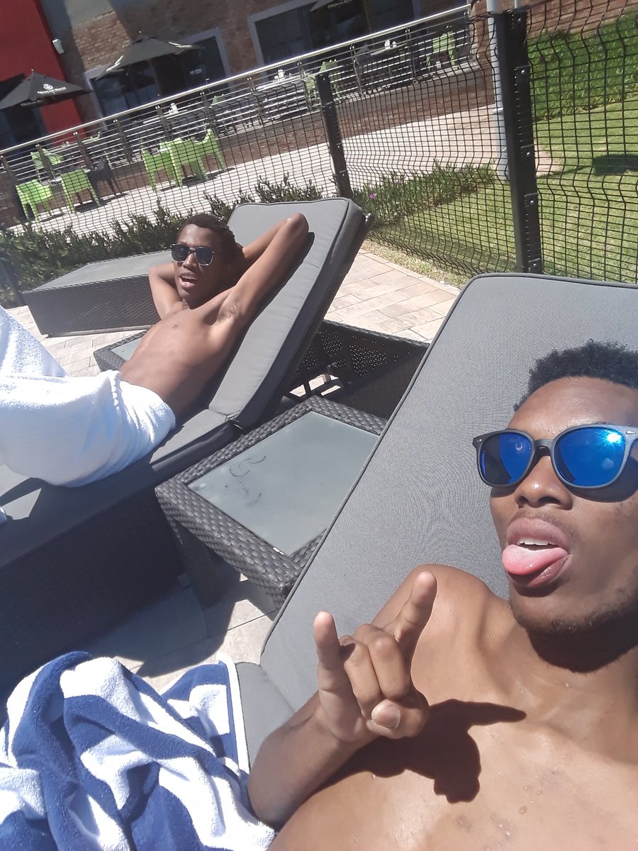 coziiest_sb's tweet photo. We needed some relaxtion after #TFFC18 https://t.co/okOUAoQ6Er