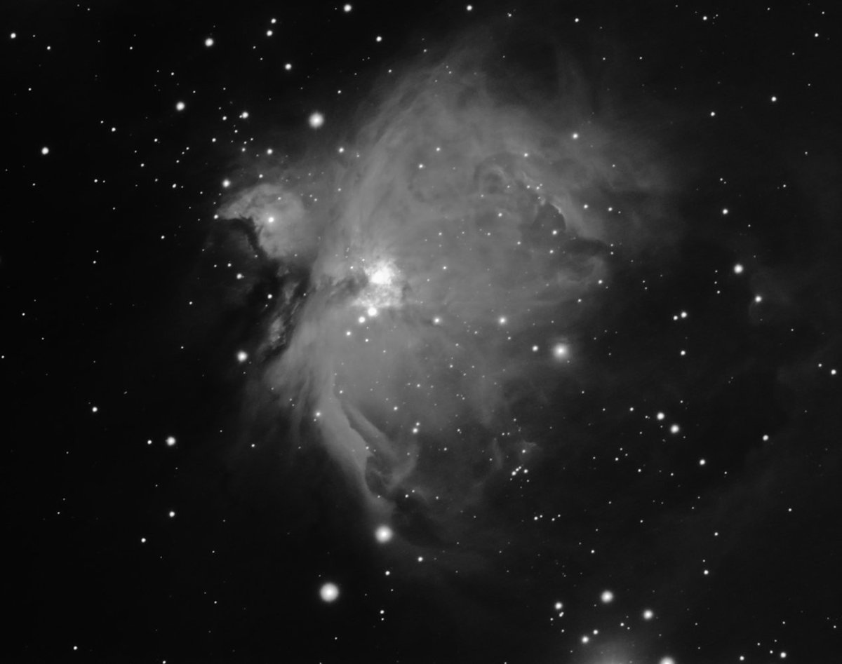 Morning Twitter World. My first imaging session of the year was last night. Comet C/2017 T1 (Heinze), this comet was really shifting. Plus the Orion Nebula in my two different focal length scopes. Starlight Xpress SXV-H9 camera.