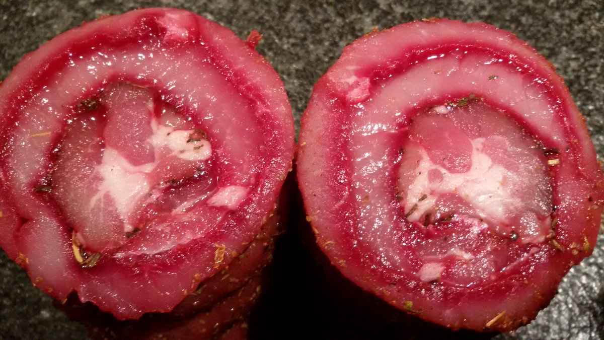 PORK BIETENSAP Roll
#Winter #BBQ
#innovation 
vlees met kleur!