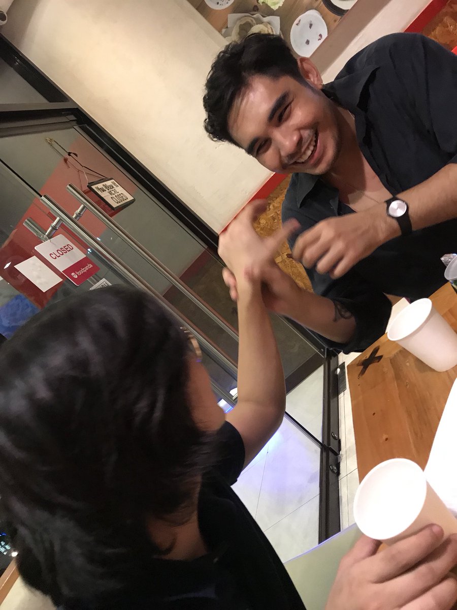 the_sheenaramos's tweet photo. AHIHIHIHI NAGKIKILITIAN NA PO SILA
#pacontent #milkingit2018
#TeamHangingOut @AtomicJox @paulitoooooo https://t.co/yBlraJVupu