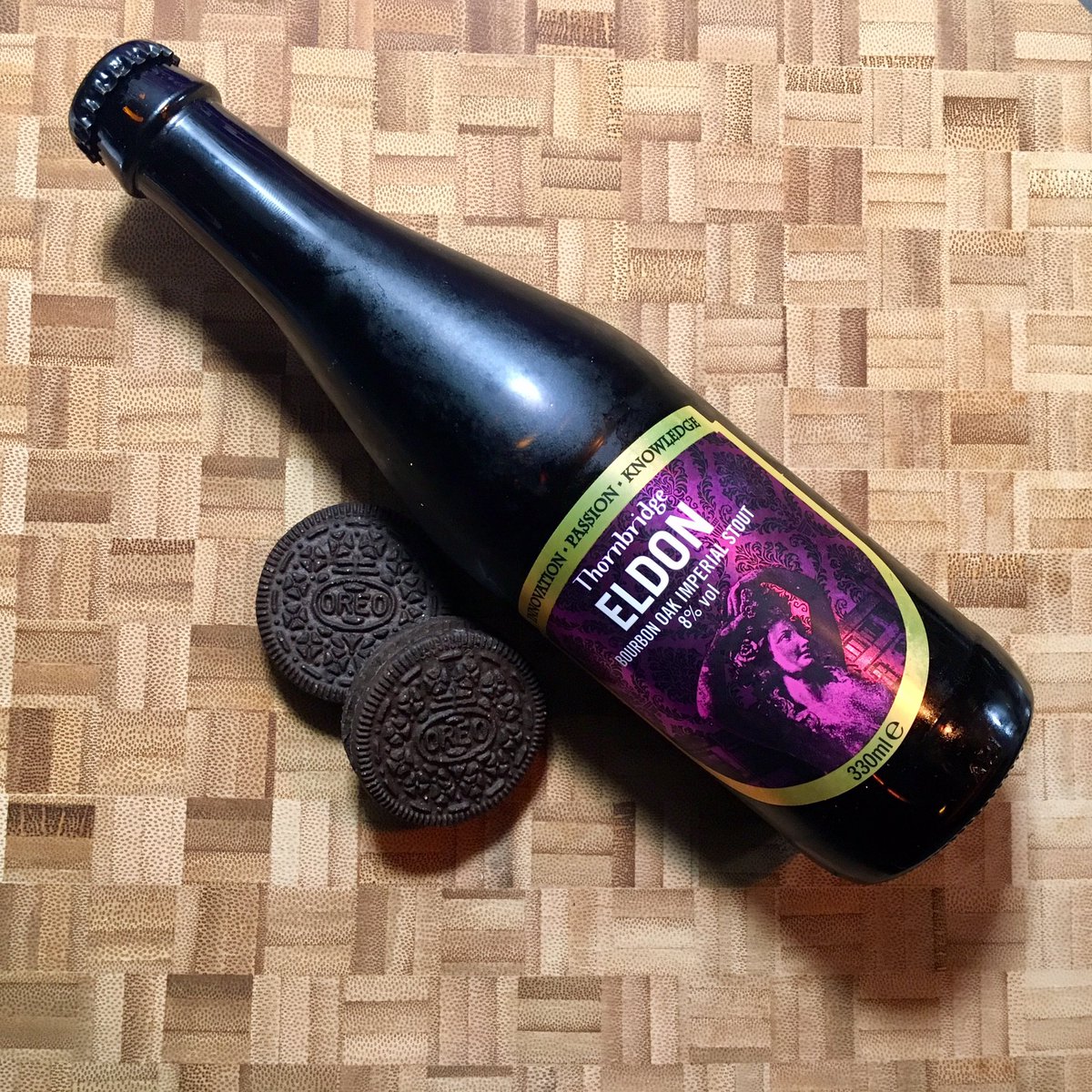 Adam_G_Manning's tweet photo. Yo #tryanuary Crew; it's your boy Big Money Manning here with some food pairing suggestions.
This time, last night's nightcap - @thornbridge Eldon Imperial Stout and Oreos. https://t.co/9ln412b4mI