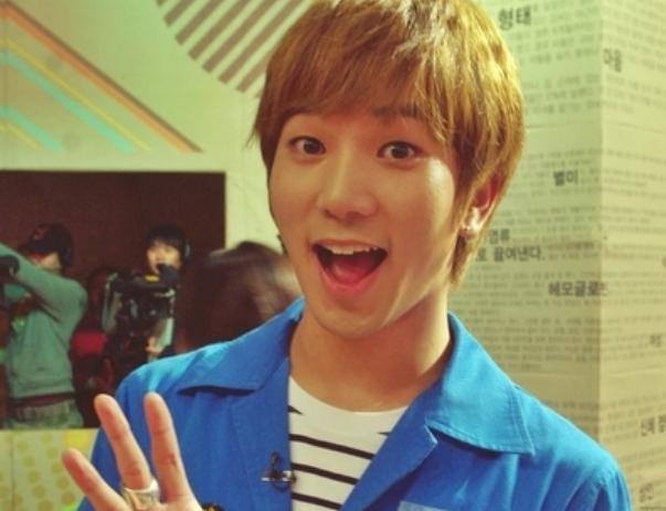 Dorky_MBLAQ's tweet photo. G.O: Joon is popular in Japan. Mir is popular in Brasil because he looks like Ronaldinho. Seungho and Thunder are popular in Taiwan and Thailandia.
I am popular all over the world
#YouAreNotAloneGO #WeLoveYouGO #TrueAplus #μ λ³ν¬λ€ν볡μ΄κ°μ₯μ€μνκ±°μΌ https://t.co/ED4iAMJ0EE