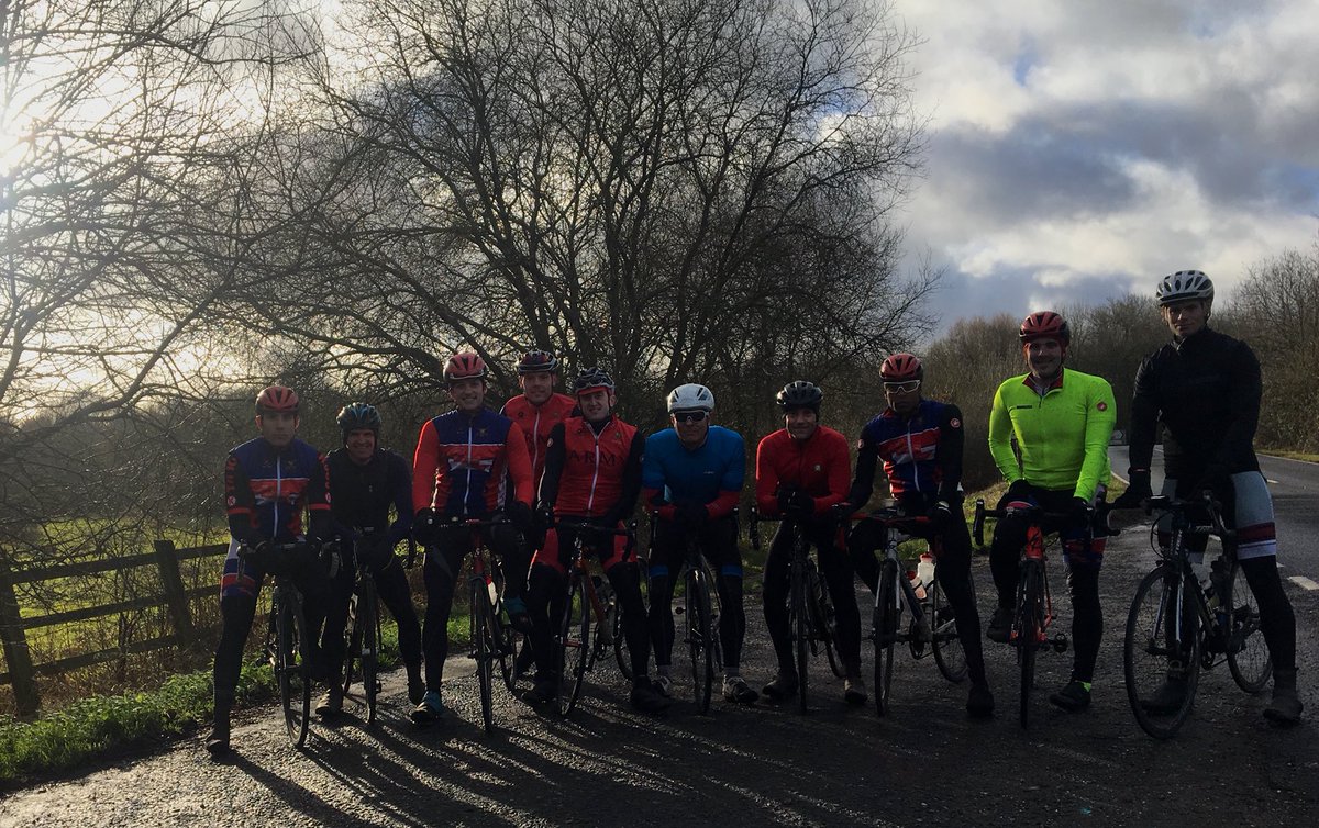 Team_RECTC's tweet photo. #spotthesapper More than a couple of sappers on this @army_mens training ride. How many though?! #filterrequired #whysodarkboys #lightenup #wintermiles https://t.co/RQvLsnt654