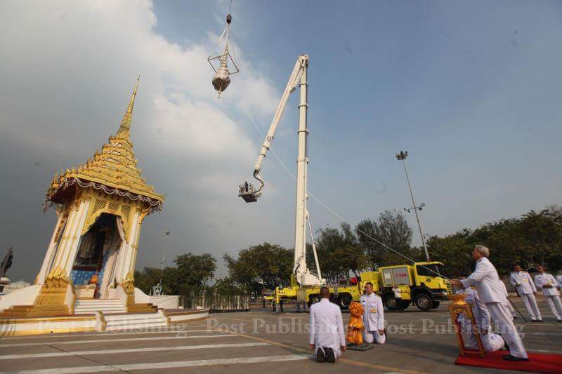 PostToday's tweet photo. พิธีรื้อถอนพระเมรุมาศจำลอง
สมเด็จพระเจ้าอยู่หัวมหาวชิราลงกรณ บดินทรเทพยวรางกูร ทรงพระกรุณาโปรดเกล้าโปรดกระหม่อมให้ พล.อ.สุรยทธ์ จุลานนท์ องคมนตรี เป็นผู้แทนพระองค์ประกอบพิธีรื้อถอนพระเมรุมาศจำลอง ณ พระลานพระราชวังดุสิต เขตดุสิต กรุงเทพมหานคร
ภาพ: ธิติ วรรณมณฑา
#PosttodayPhoto https://t.co/wxQfEwmODQ