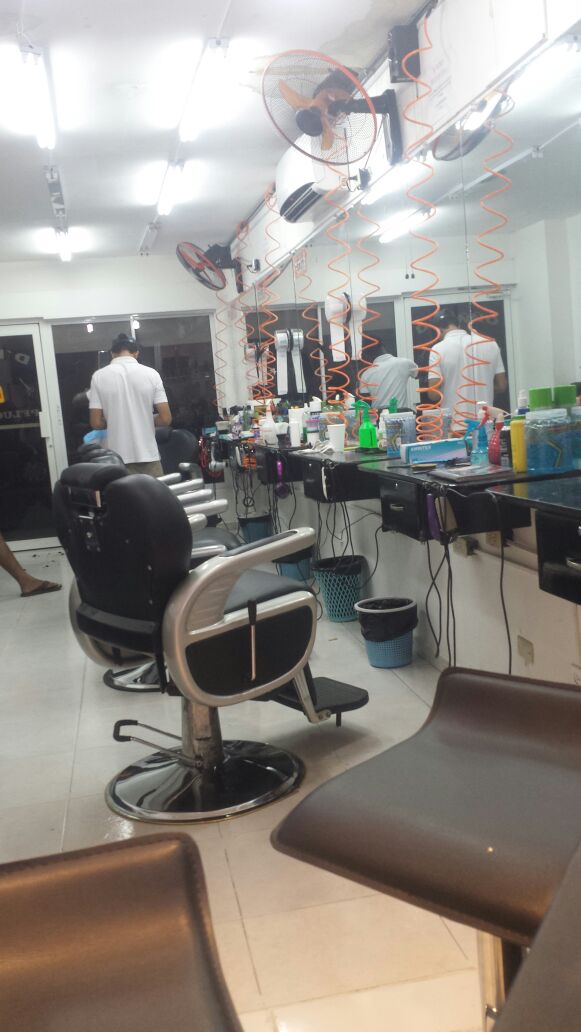 RITMIKOMUNDY's tweet photo. #barbershop #BarberShopChronicles #barberlife #barber #NAPSGUERRERO #therealcombination #guerreros #guerreras https://t.co/48dR8Ob8O1