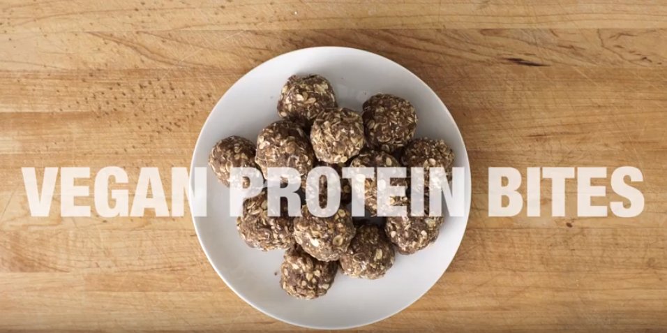 Looking for some #veganrecipes to help keep you on track with your New Years #HealthyEating regime? 🍴 BioSteel's Strength &amp; Conditioning Coach, Tim DiFrancesco, recommends a delicious #protein ball recipe that's great for everyone 💪😀 youtube.com/watch?v=eNJAE2… #healthylifestyle