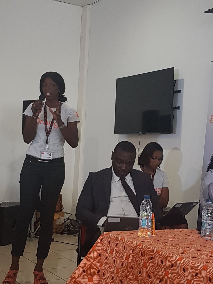 EvelyneEnguelle's tweet photo. Bonjour Forum by Orange Cameroun. Présentation du Segment Manager https://t.co/oAqdadBHGp