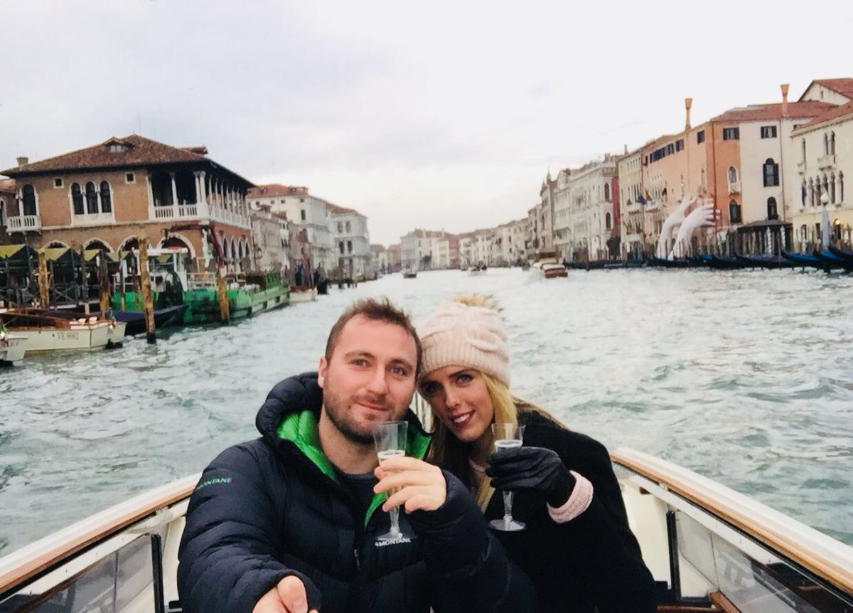 hbowers86's tweet photo. #venice 🇮🇹📷🥂 https://t.co/6RxUWvKFXS