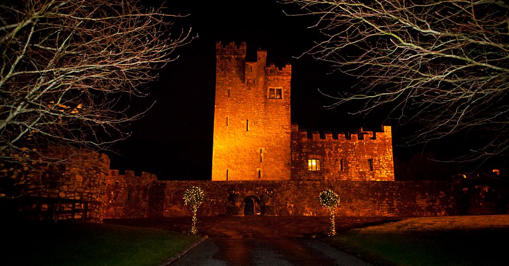 CloghanCastle's tweet photo. Our Open Day tomorrow, Sunday 7th Jan from 12-5pm!
View the stunning newly refurbished Cloghan Castle😍
Joining us @gbayfm #opencastle #castlecocktails #tastybites #bubbly #explore #WildAtlanticWay #Loughrea #battlements #historic #specialevents https://t.co/w30LMsX6F8