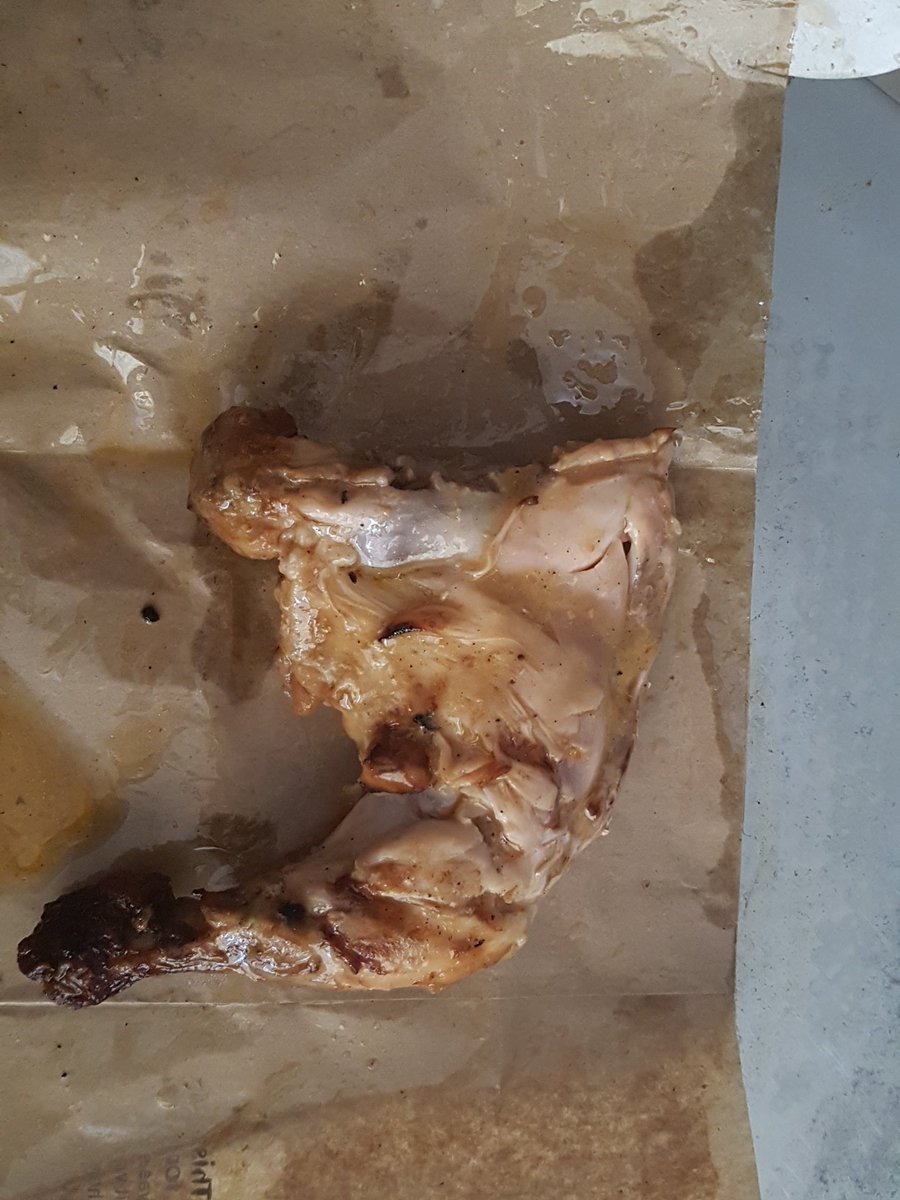 shamsi90's tweet photo. @NandosSA is this honestly the standards you are setting??
Stop robbing the public!
#Nandos
#QuarterChicken
#ThisIsAJoke
#Pathetic
#NandosCenturion https://t.co/ufdqubg5EI