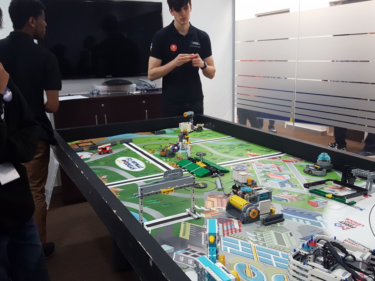 teamtyphoonfll's tweet image. Doing our practice run now. Hope it goes well :) #FLLHydroDynamics